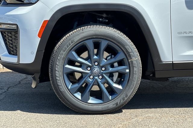 New 2026 Bright White Clear-Coat Exterior Paint Jeep  image 25