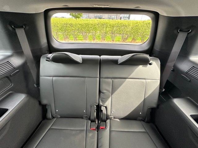 Used 2024 Silver Hyundai SEL image 29