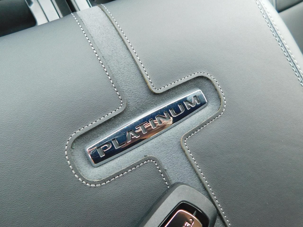 New 2026 Star White Metallic Tri-Coat Ford Platinum® image 35