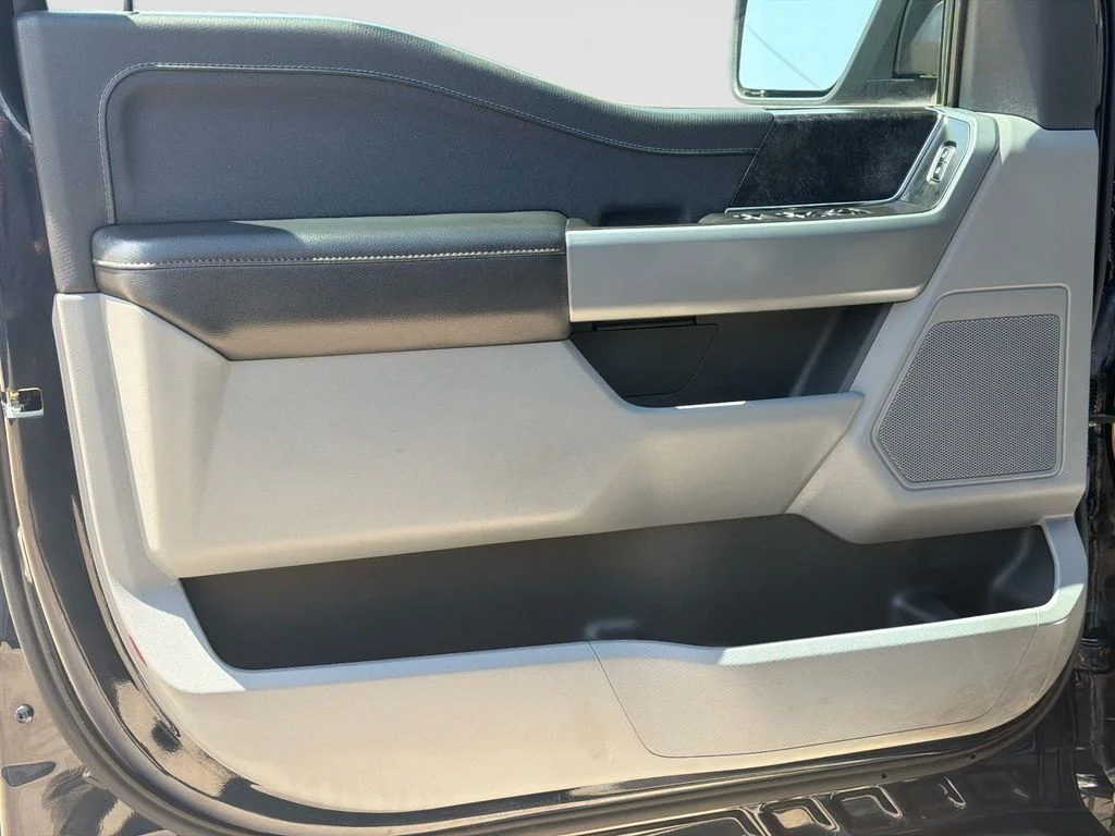 Used 2023 Blue Ford XLT image 18