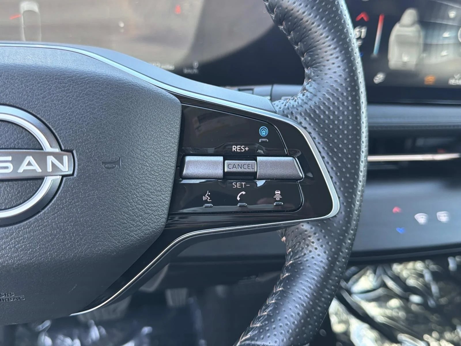 Used 2023 GUN METALLIC Nissan ENGAGE image 12