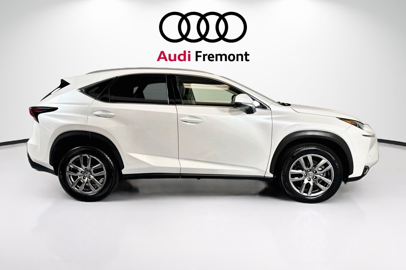 Used 2015 Eminent White Pearl Lexus  image 4