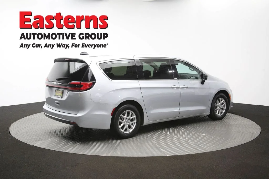 Used 2024 Silver Chrysler Touring L image 104