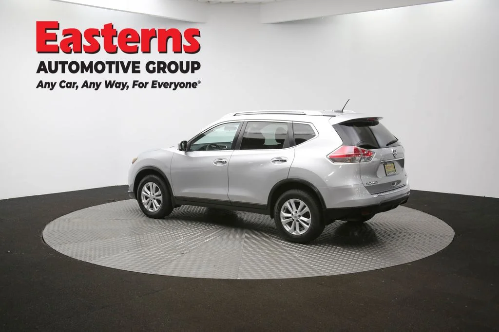 Used 2016 Silver Nissan SV image 60