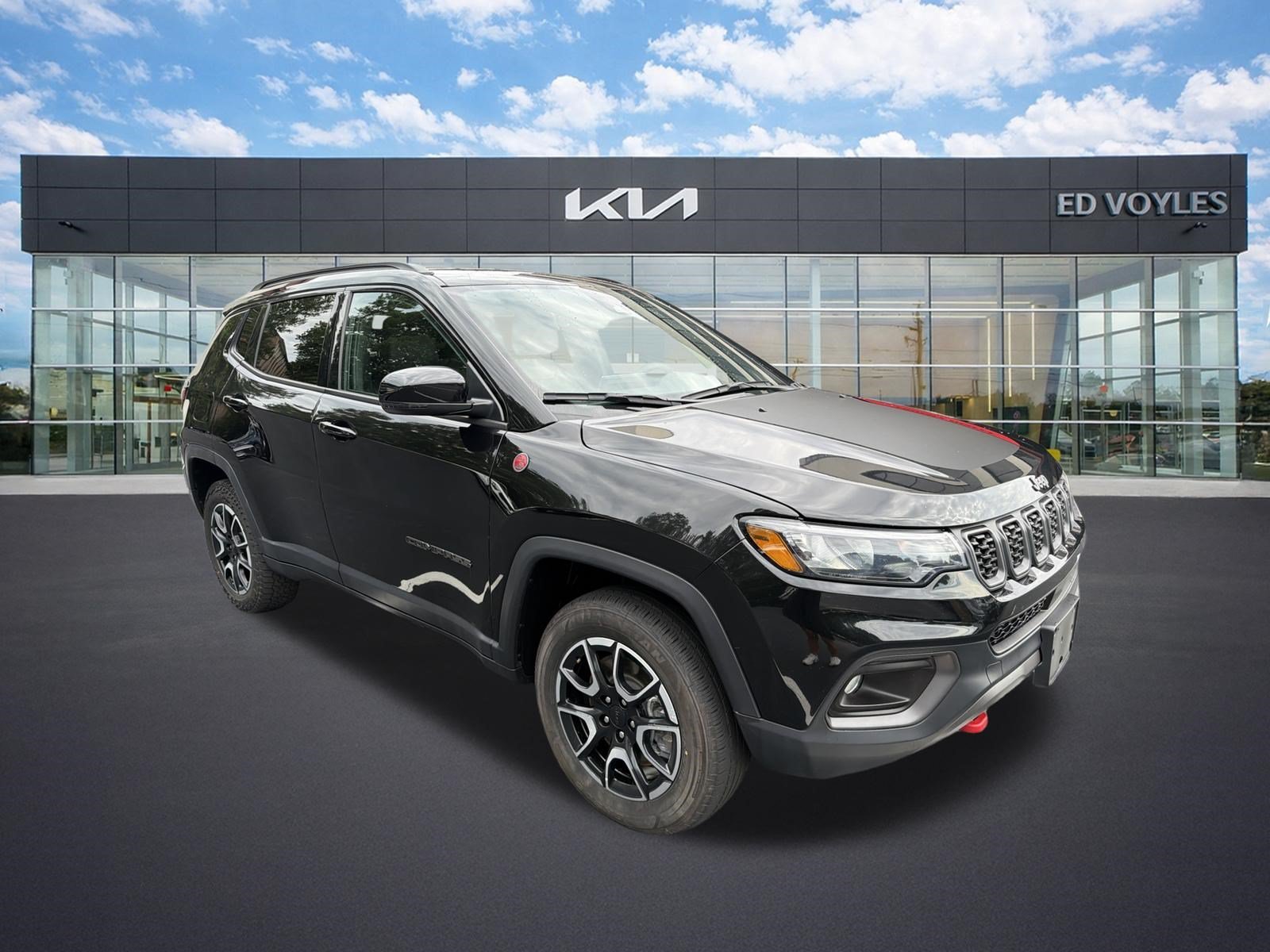 Used 2024 Diamond Black Crystal Pearlcoat Jeep Trailhawk image 1