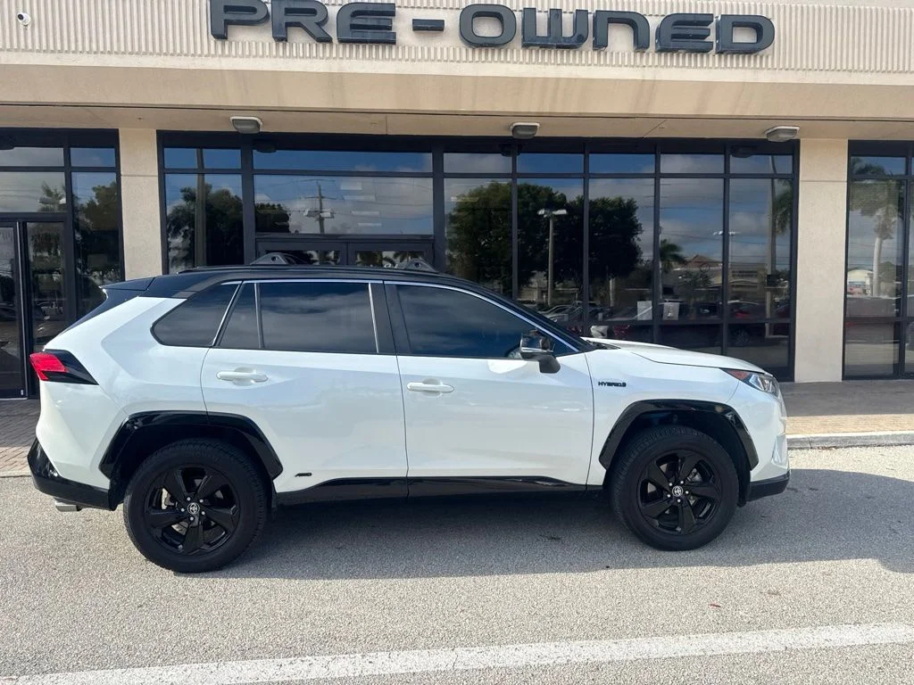 Used 2021 White Toyota XSE image 5