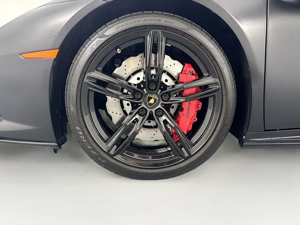 Used 2021 Black Lamborghini  image 31