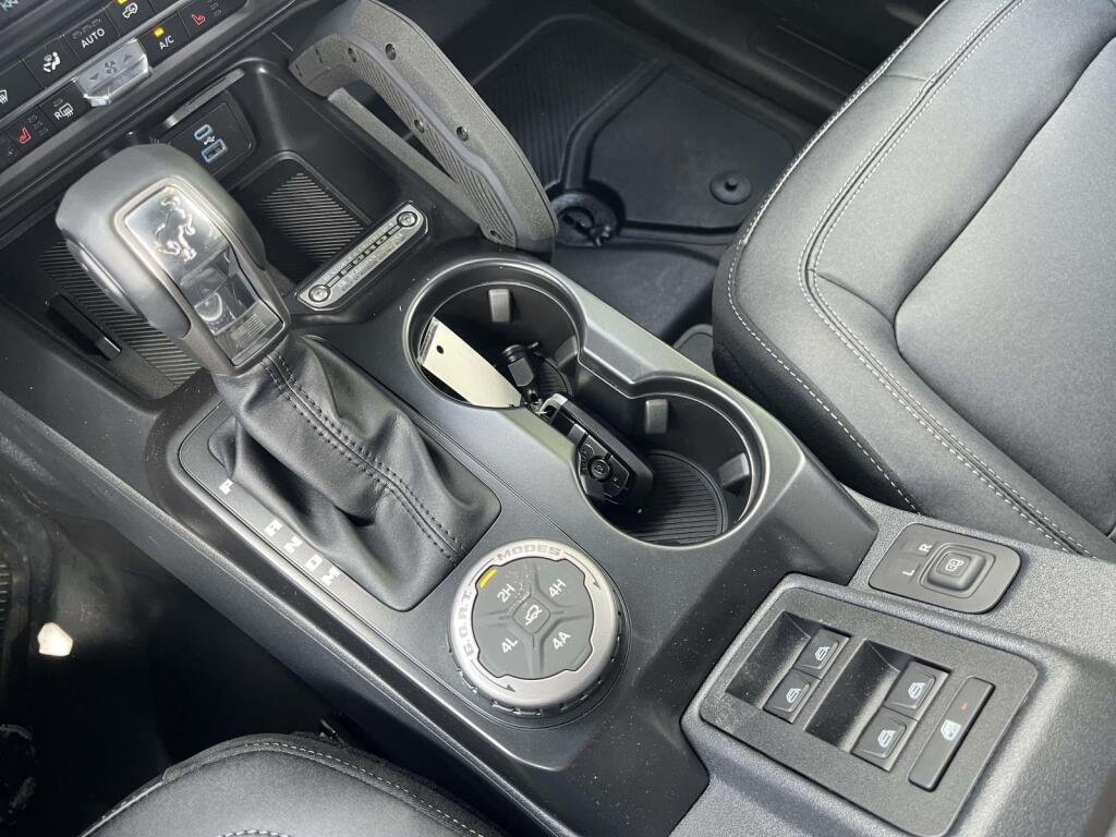 New 2025 Desert Sand Ford Badlands image 26