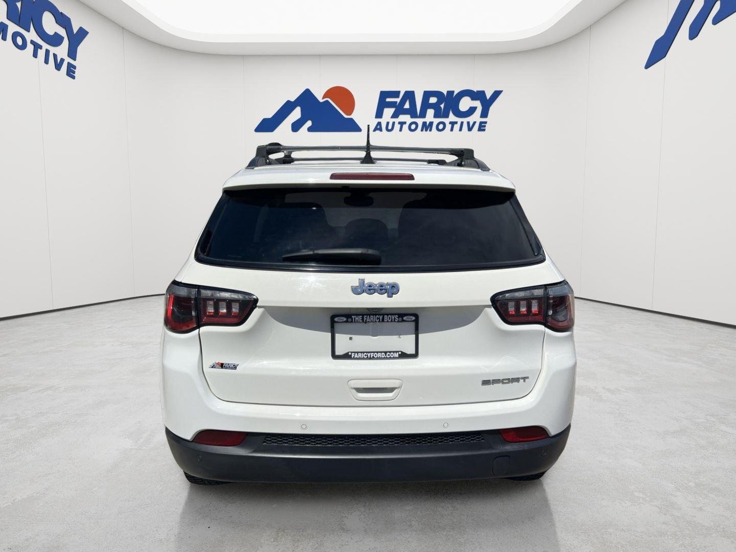 Used 2018 White Clearcoat Jeep Sport image 6