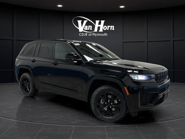 New 2026 Diamond Black Crystal Pearl-Coat Exterior Paint Jeep Altitude image 1