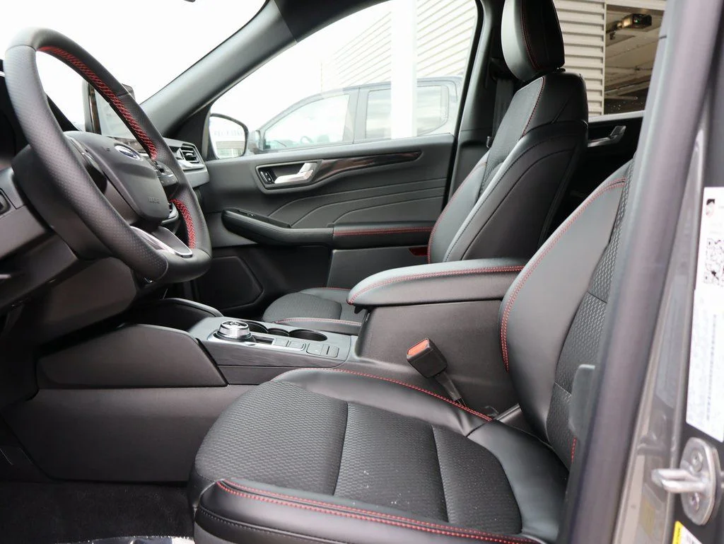 New 2026 Carbonized Gray Metallic Ford ST-Line Select image 23