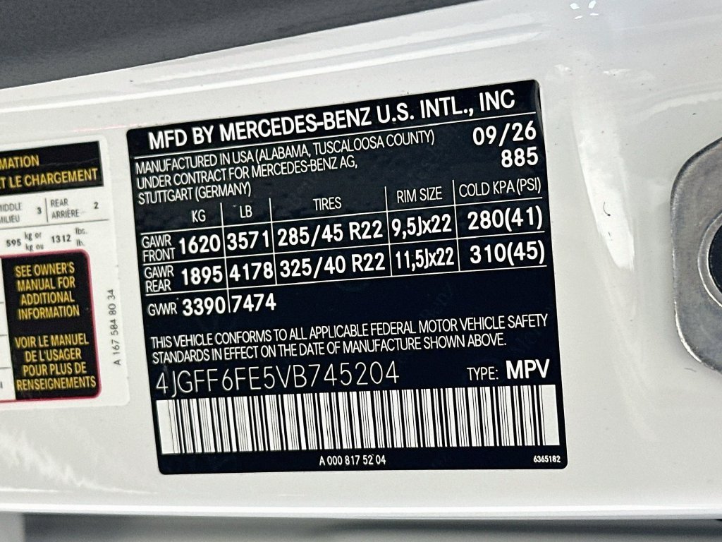 New 2027 MANUFAKTUR Moonlight White Metallic Mercedes-Benz GLS 450 image 33