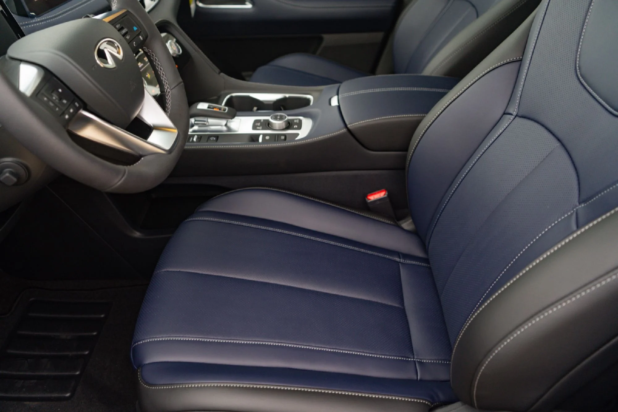 New 2027 MINERAL BLACK INFINITI Sport AWD image 8