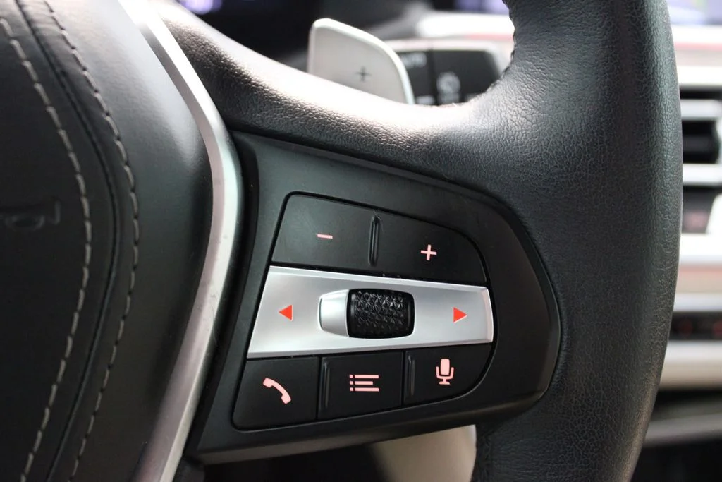 Used 2022 White BMW xDrive40i image 22