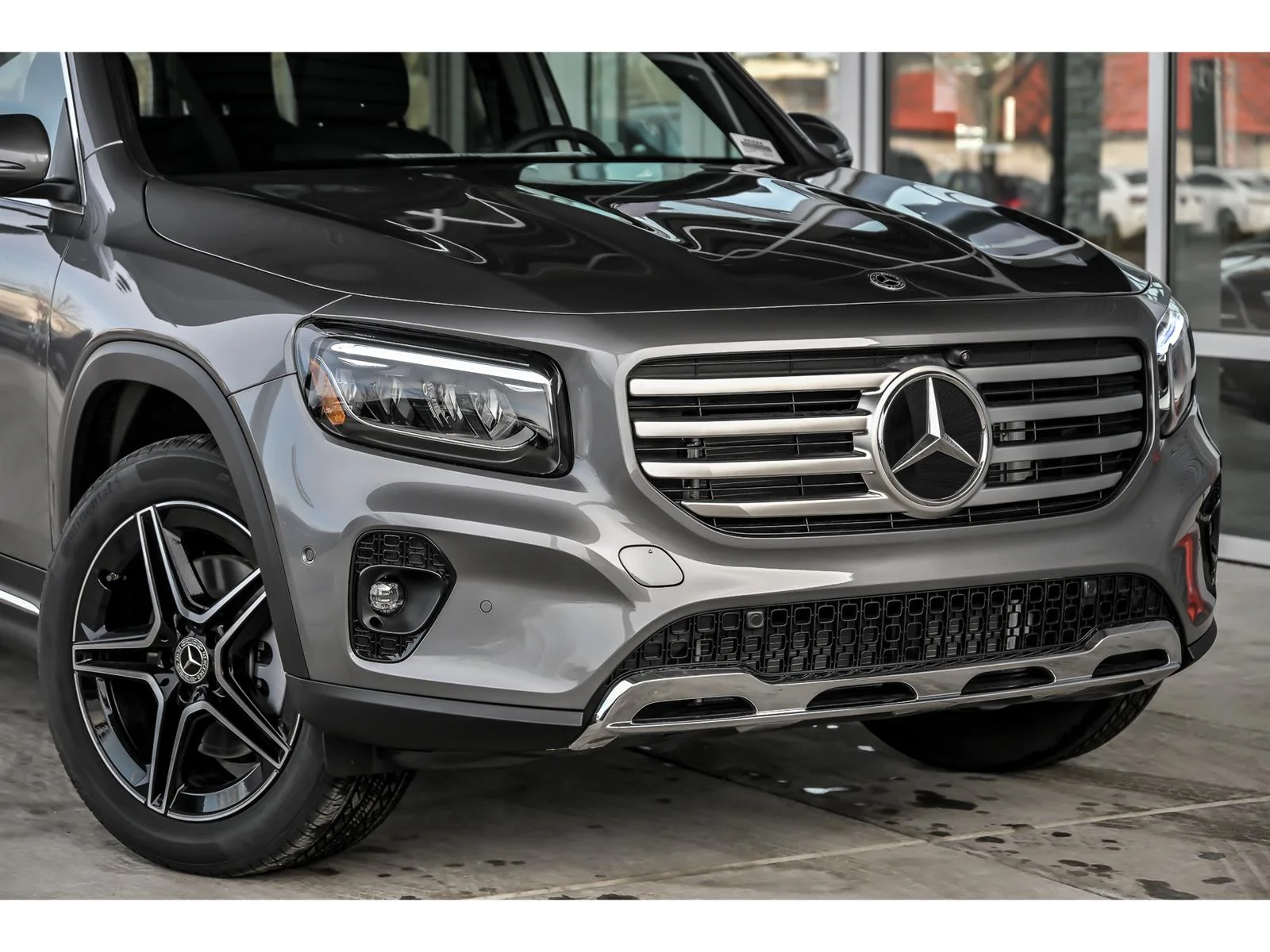 New 2026 Mountain Grey Metallic Mercedes-Benz GLB 250 image 2