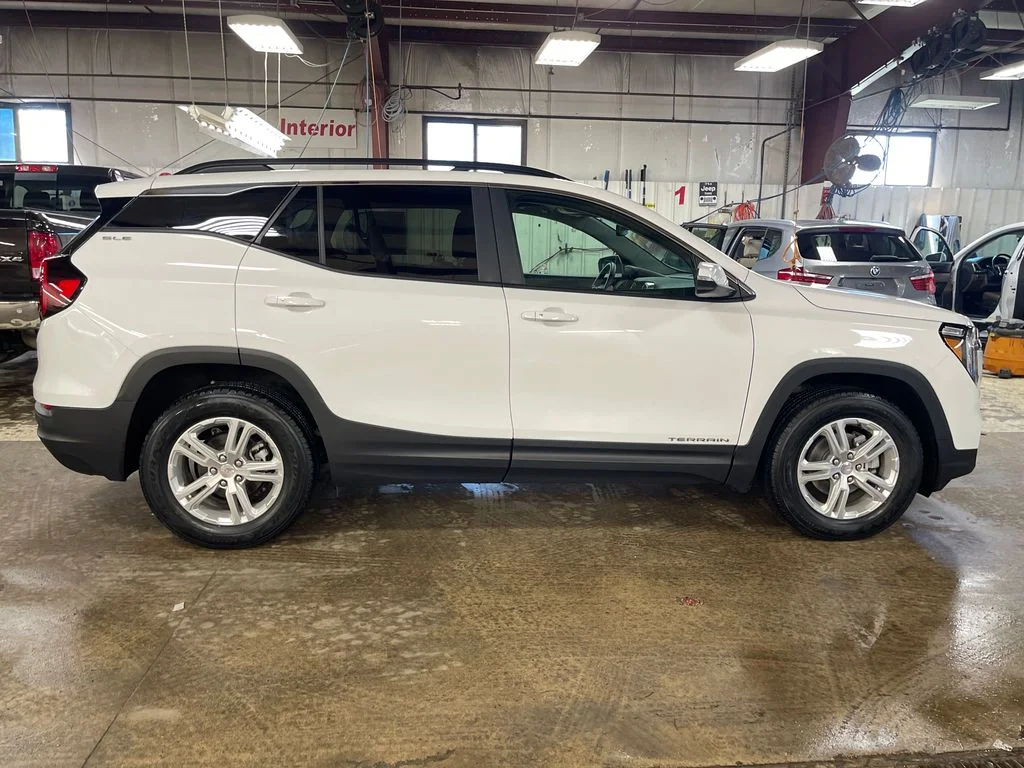Used 2024 White GMC SLE image 6