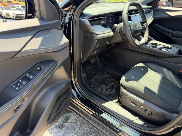 New 2026 Diamond Black Crystal Pearl-Coat Exterior Paint Jeep Laredo image 22