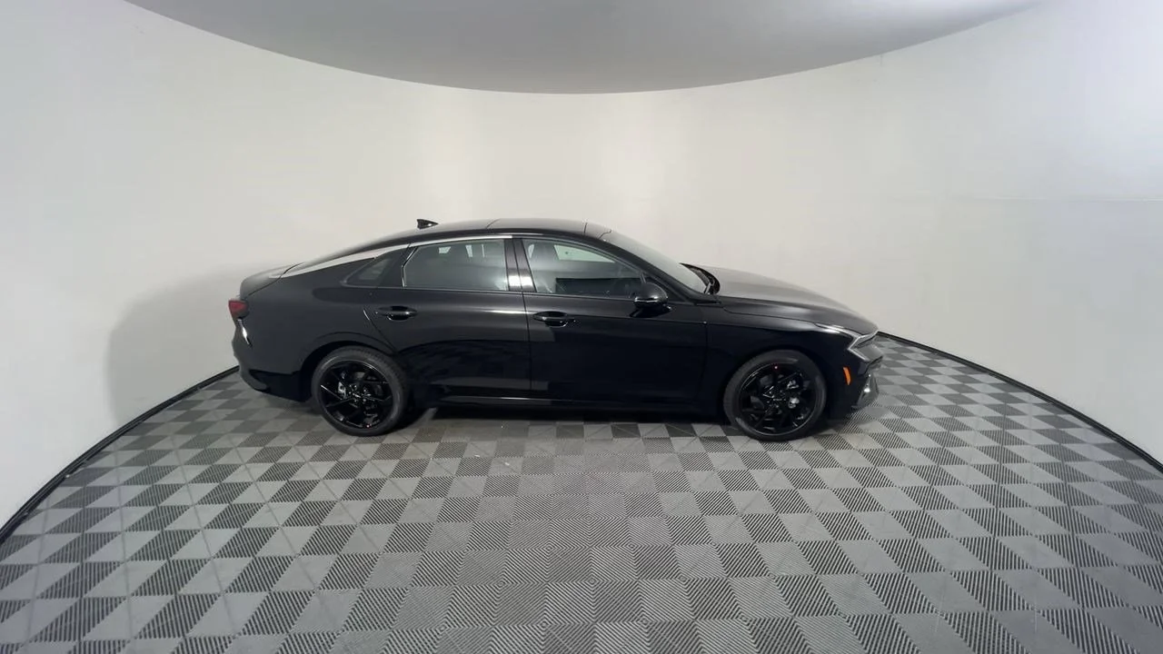 New 2026 Aurora Black Pearl Kia GT-Line FWD image 6