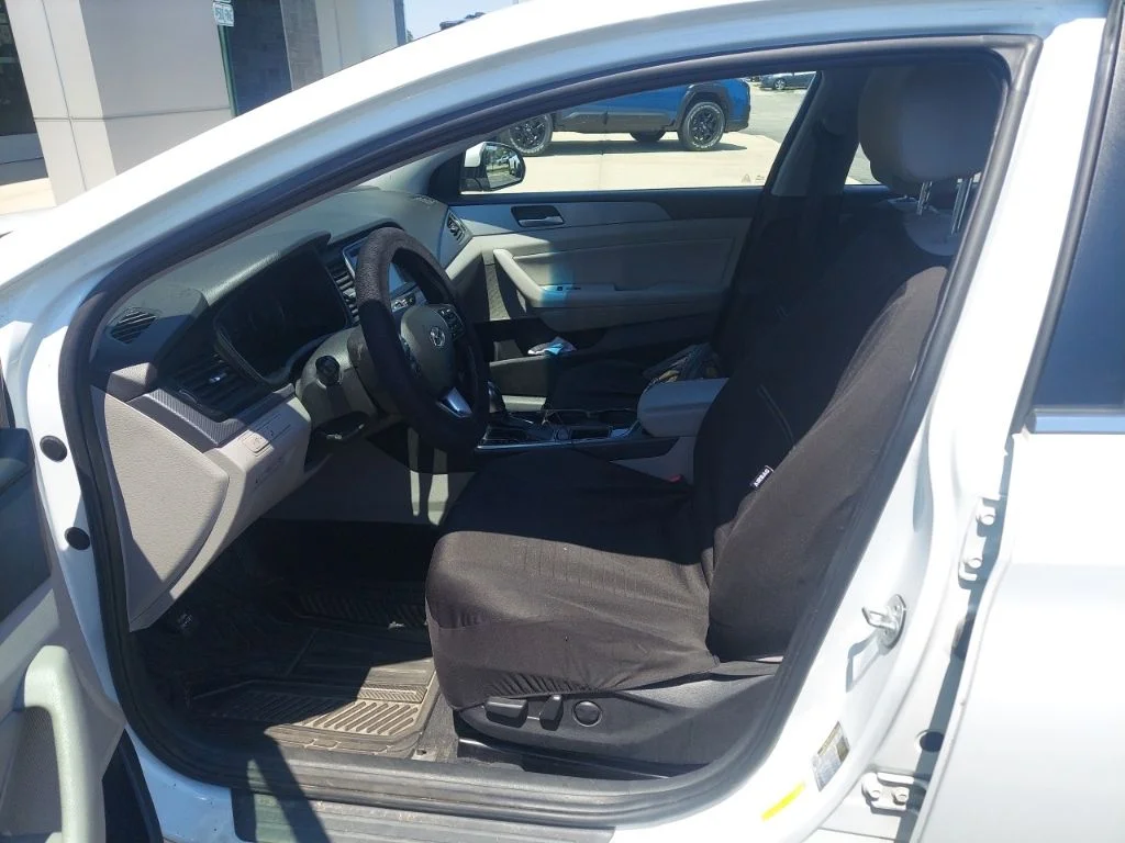 Used 2019 White Hyundai SEL image 2