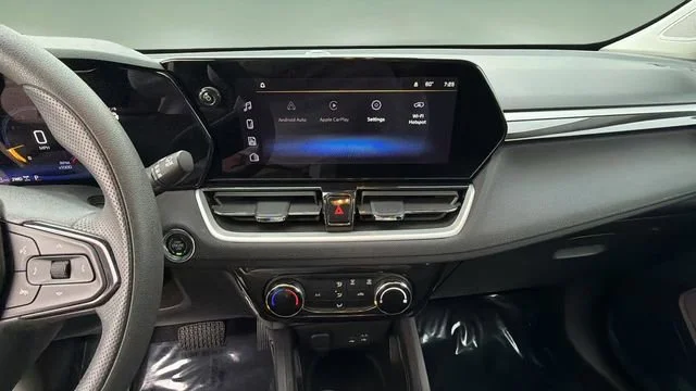 Used 2025 Summit White Chevrolet LT image 24