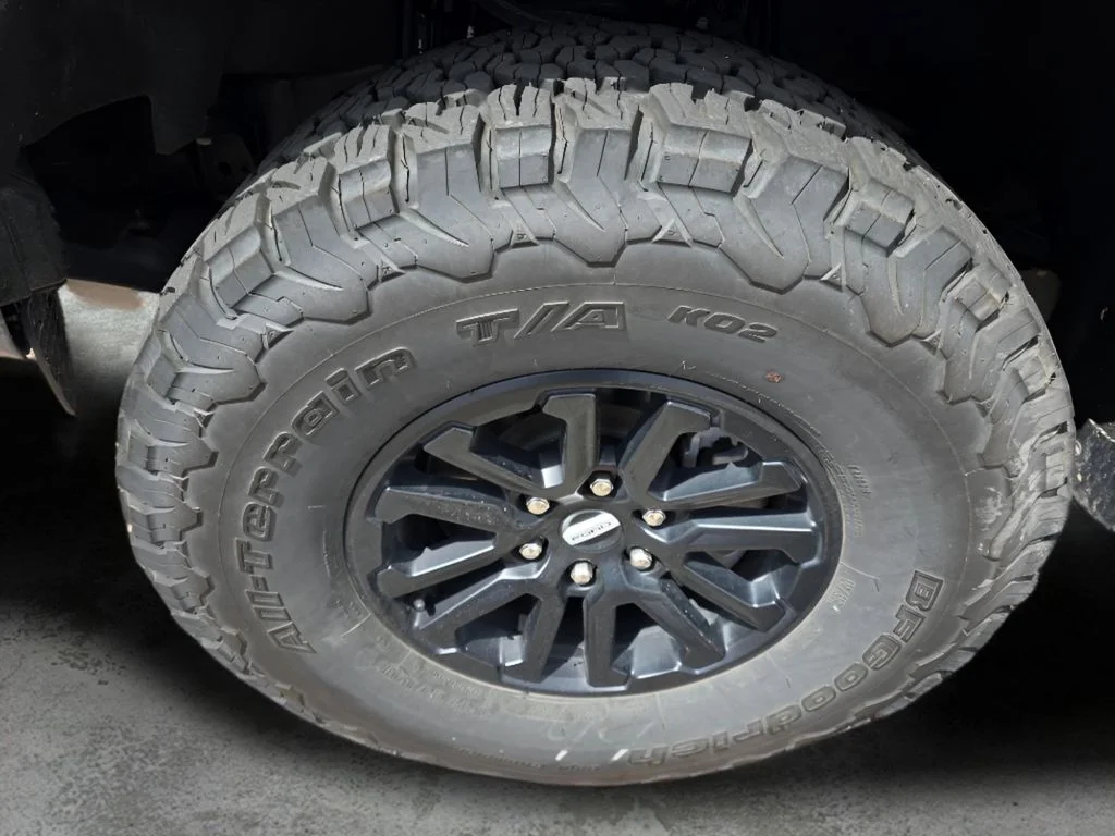 Used 2025 Agate Black Metallic Ford Raptor image 28