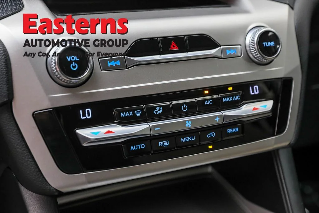 Used 2021 Gray Ford Base image 19
