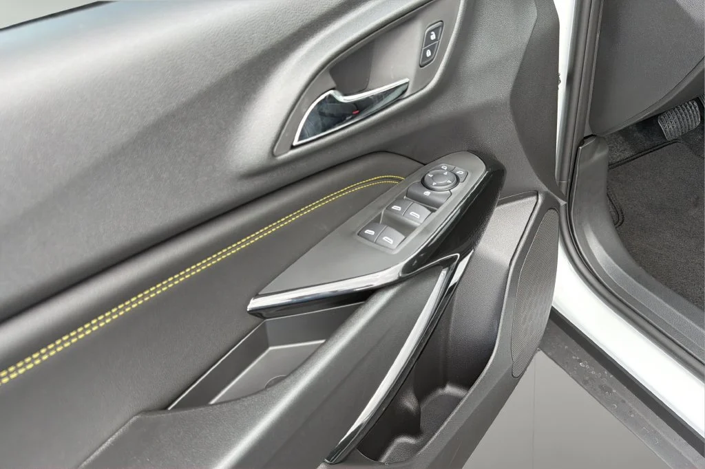 New 2026 Summit White Chevrolet LT image 16