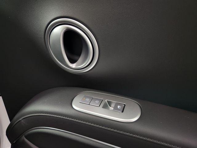 New 2026 White Hyundai SEL Premium 7P image 17