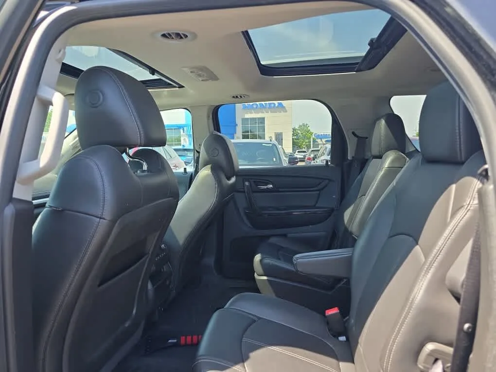 Used 2017 Ebony Twilight Metallic GMC Limited image 6