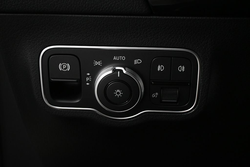 Certified Used 2026 White Mercedes-Benz GLA 250 image 9