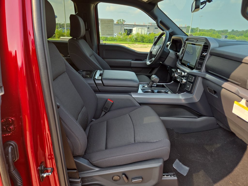 New 2026 Ruby Red Metallic Tinted Clearcoat Ford XLT image 11