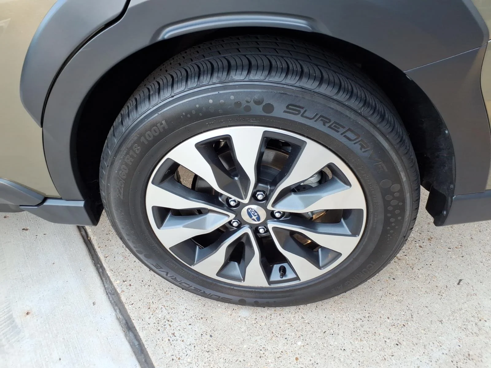 Used 2025 GREEN Subaru Limited image 19