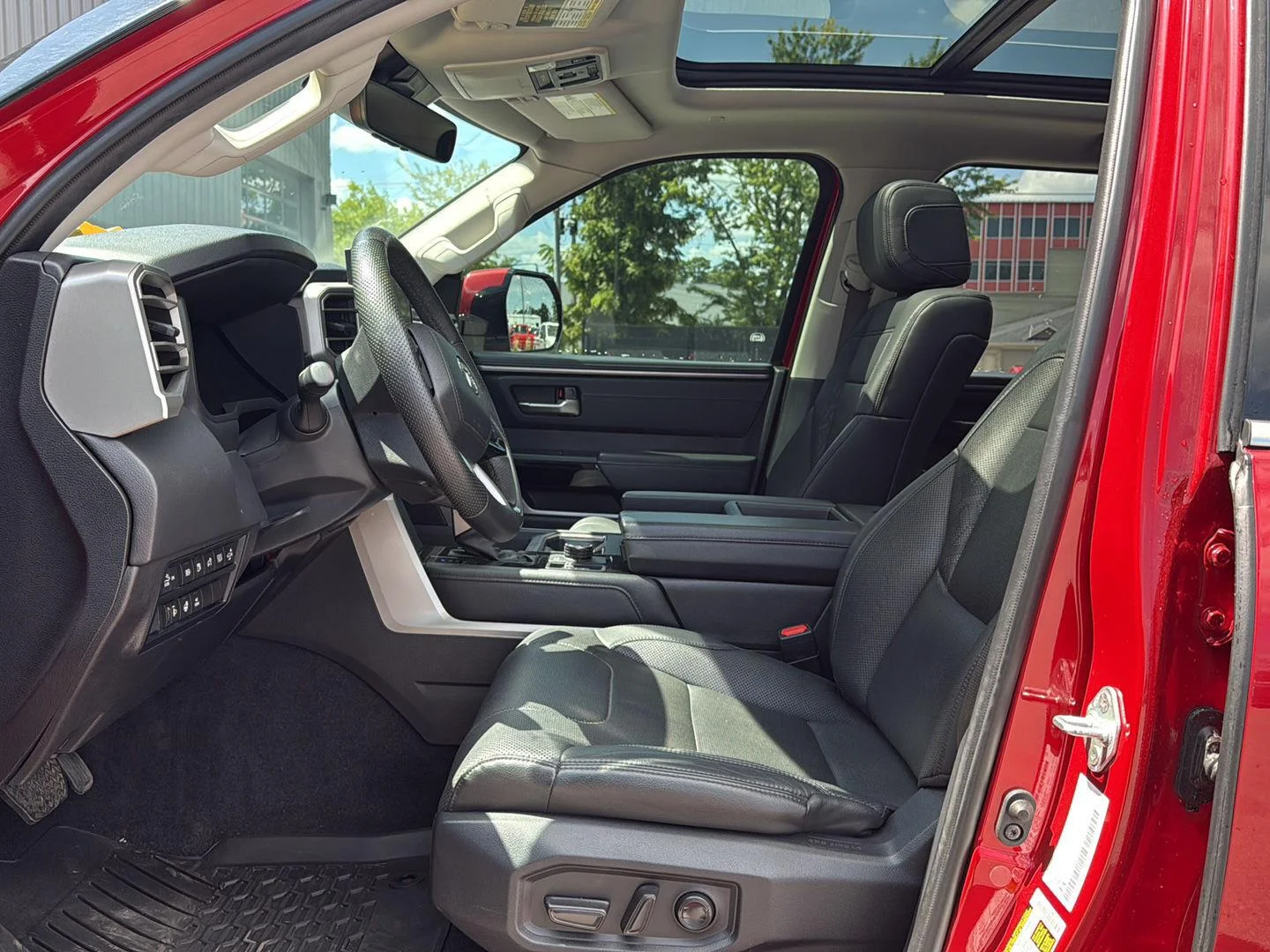 Used 2023  Toyota Limited Hybrid image 9