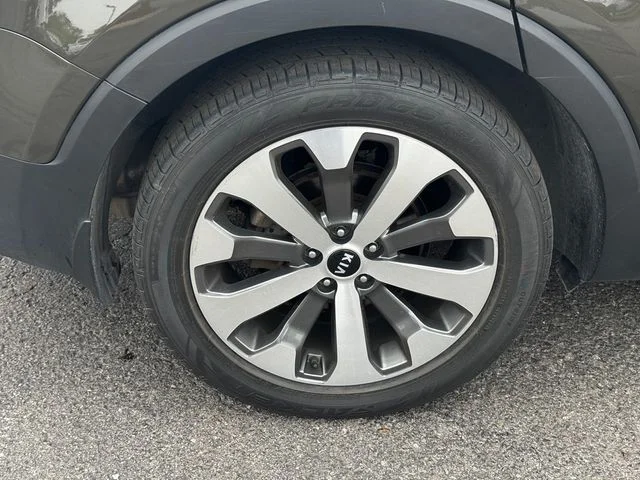 Certified Used 2021 Green Kia EX image 12