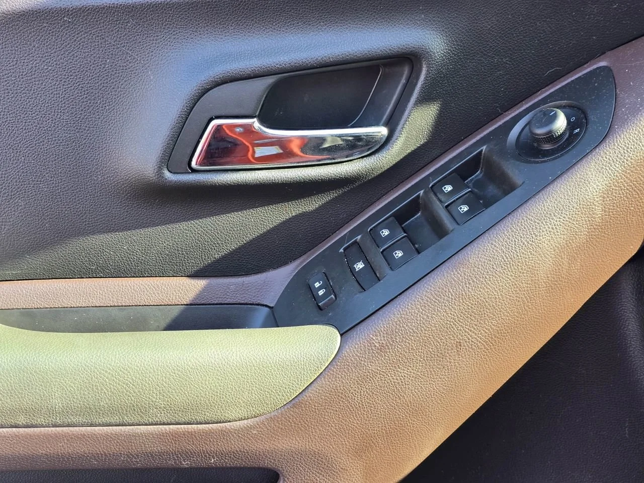 Used 2016 Orange Rock Metallic Chevrolet LT image 9