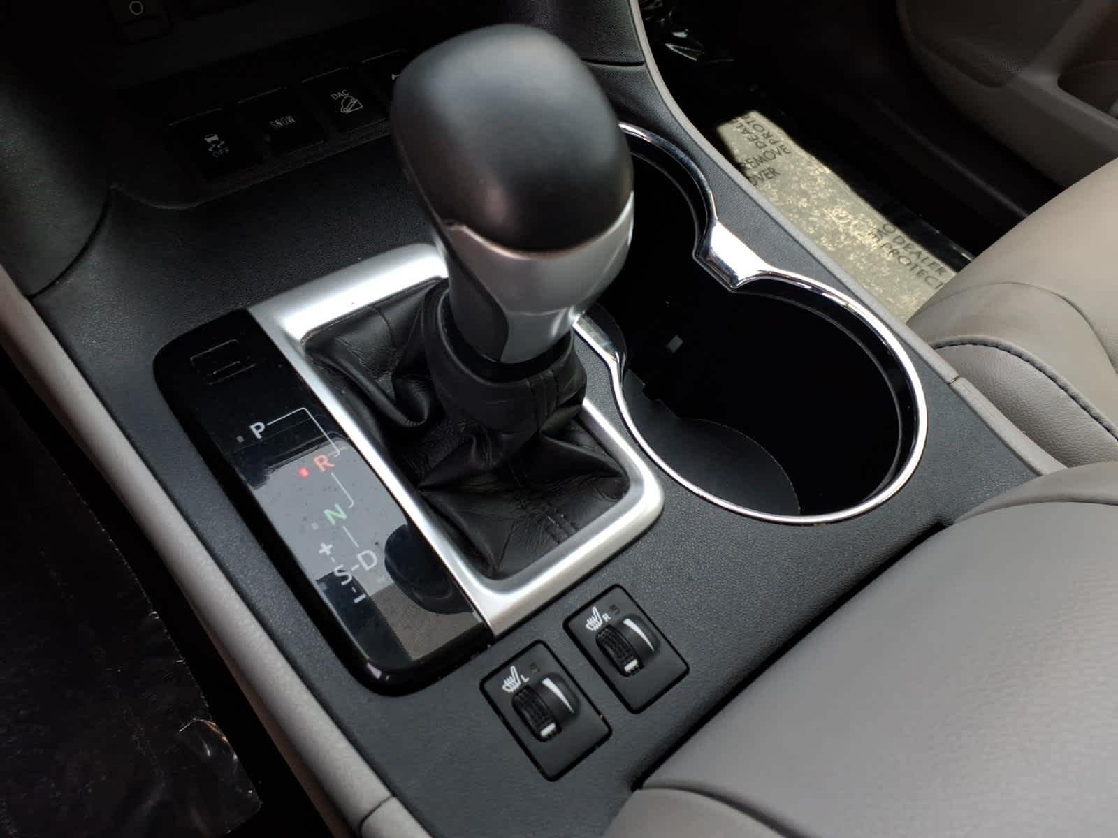 Used 2017 Blizzard Pearl Toyota XLE image 37