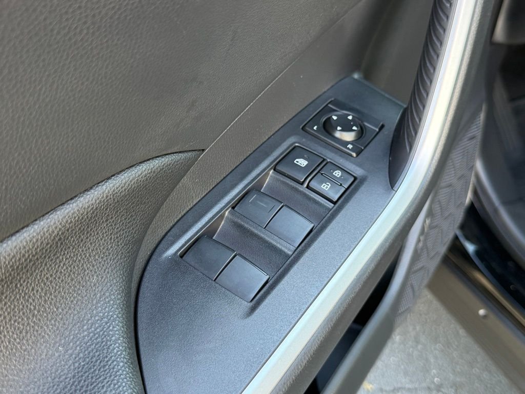 2025 Toyota RAV4 LE - Photo 18