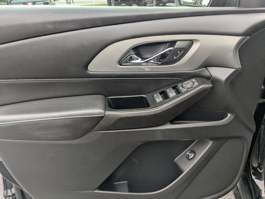 Used 2023 Mosaic Black Metallic Chevrolet LT Cloth image 11