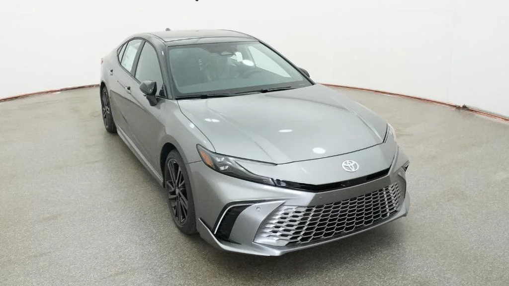 New 2026 Heavy Metal with Midnight Black Metallic roof Toyota XSE image 7