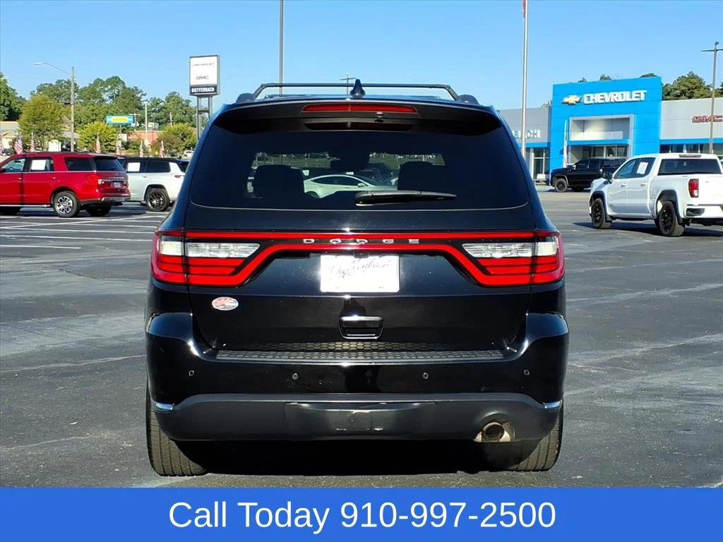 Used 2023 Black Dodge SXT Launch Edition RWD image 4