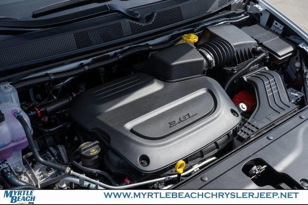 New 2026 Bright White Clear-Coat Exterior Paint Chrysler Pinnacle image 33