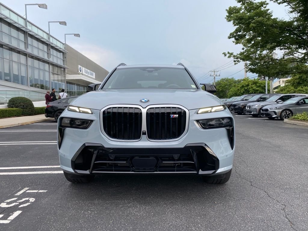 2026 BMW X7 M60i - Photo 2