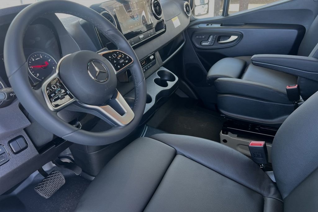 Used 2024 Silver Mercedes-Benz Cargo 144 WB image 9