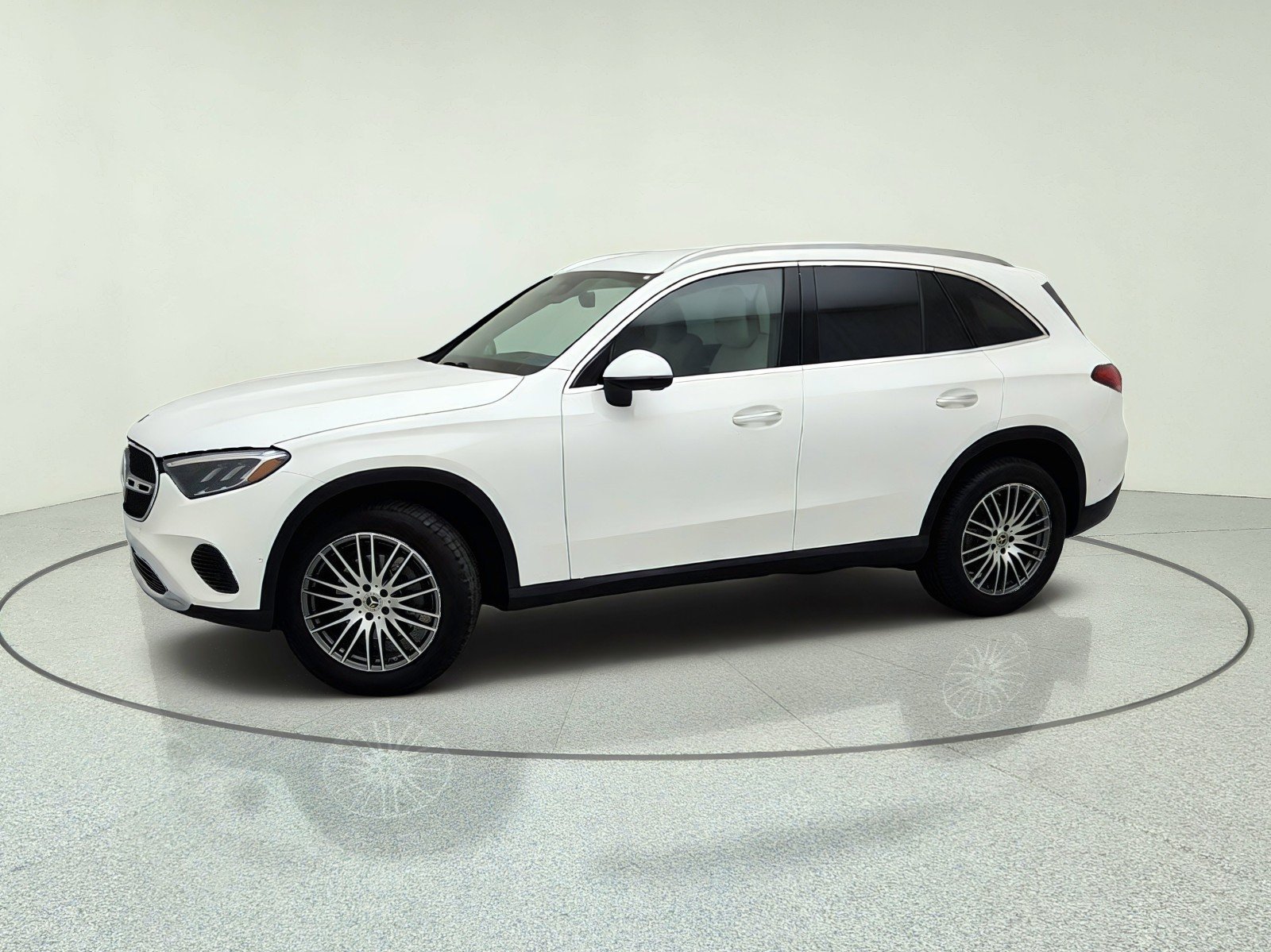 Certified Used 2025 Polar White Mercedes-Benz GLC 300 image 15