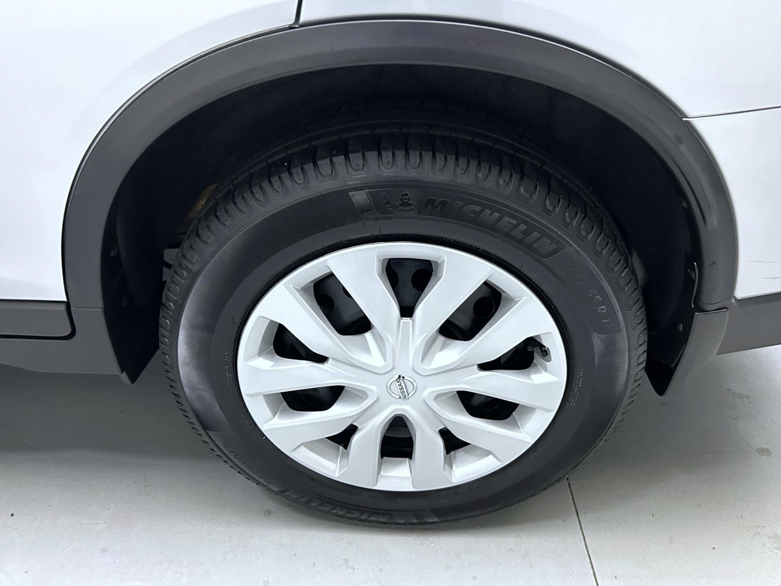 Used 2017 Silver Nissan S image 22