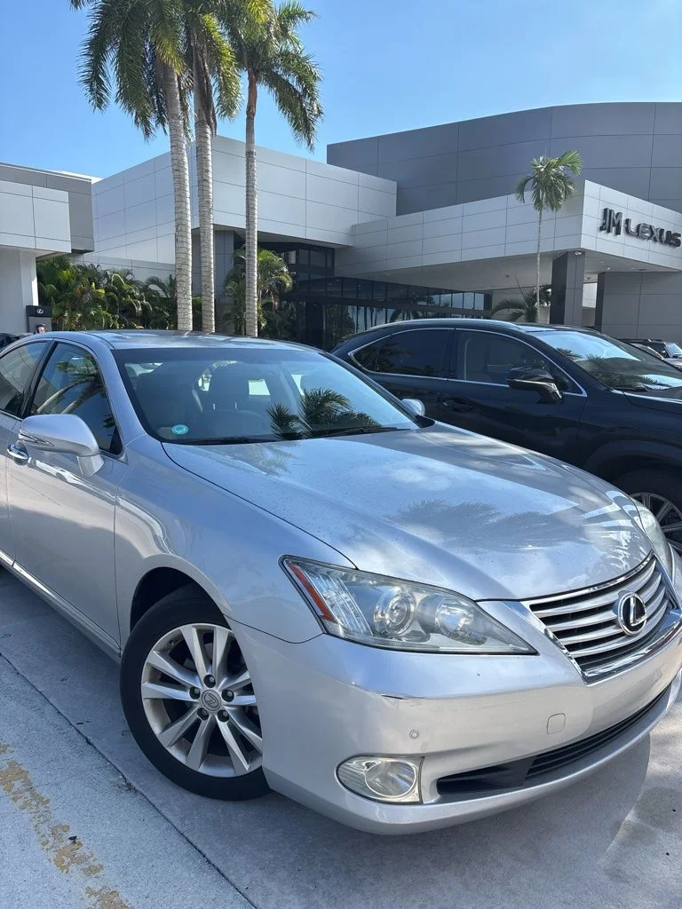 2011 Lexus ES 350's photo