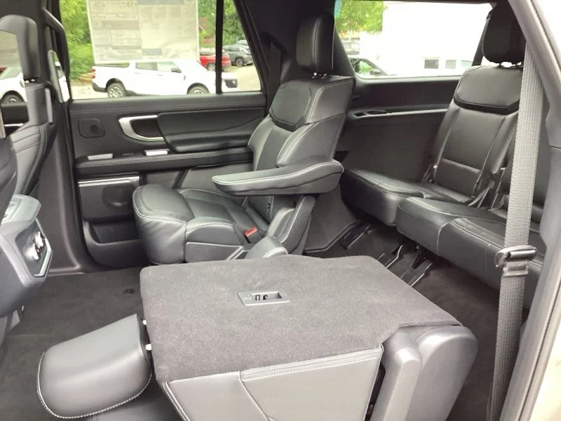 New 2026 Gray Ford Platinum image 18