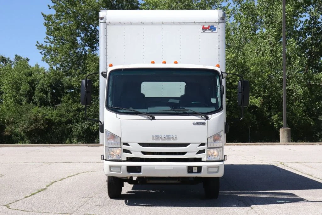 Used 2022  Isuzu NPR image 3
