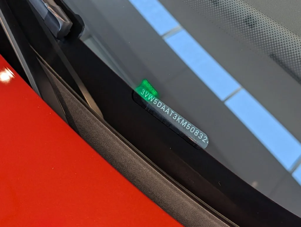 Used 2019 Orange Volkswagen 2.0T SE image 29