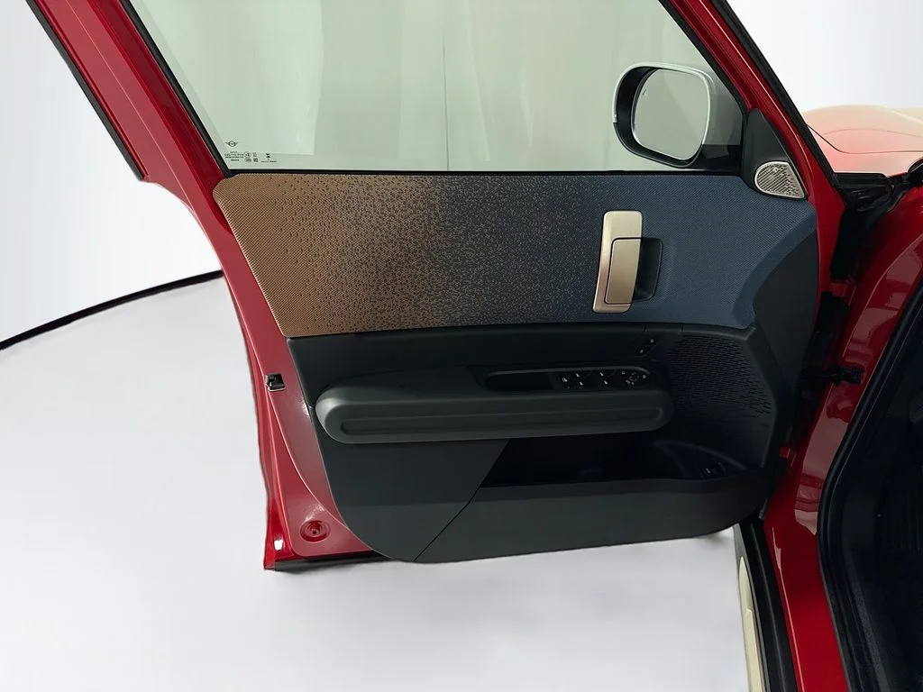 New 2027 Chili Red II MINI Iconic image 24
